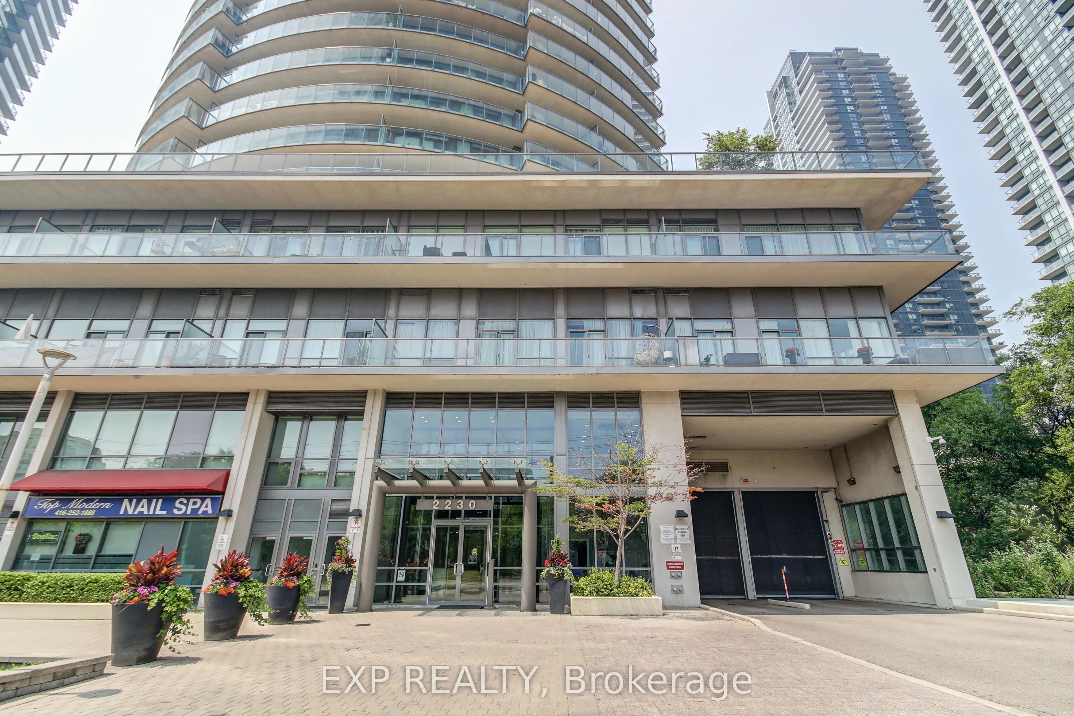 2230 Lakeshore Boulevard W 2703, Toronto W06, ON M8V 0B2