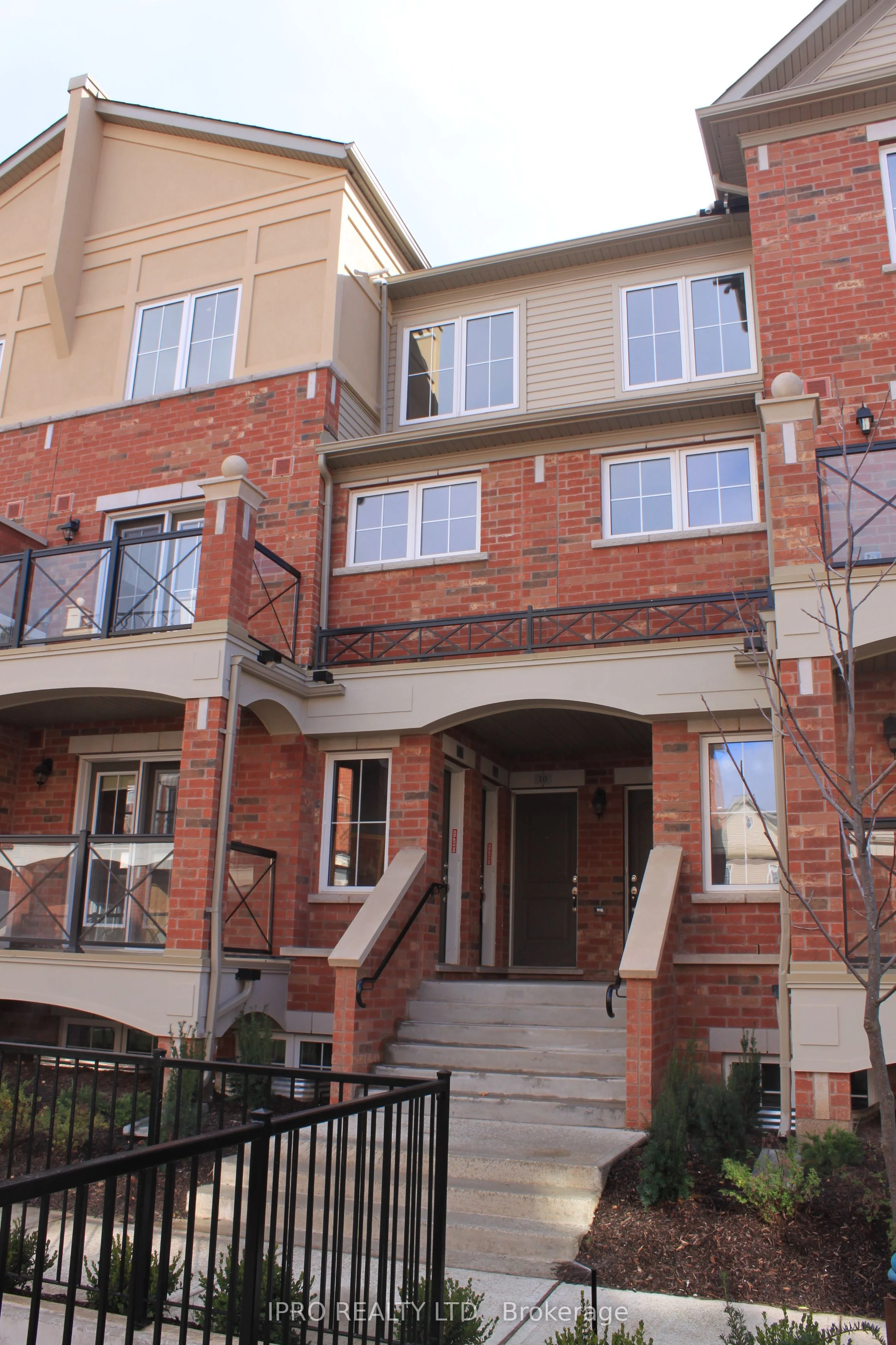 47 Hays Boulevard 10, Oakville, ON L6H 0J1