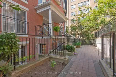 Condo Townhouse in Toronto
