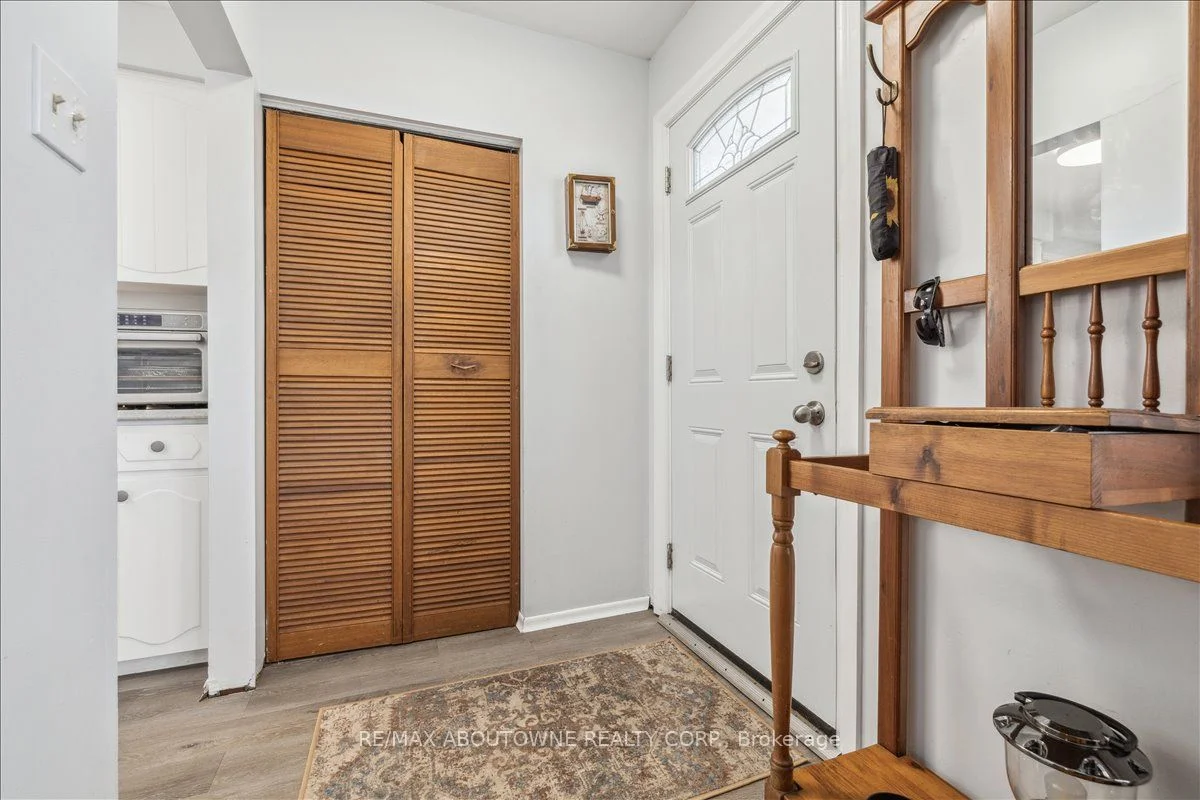 1238 Napier Crescent, Oakville, ON L6H 2A4