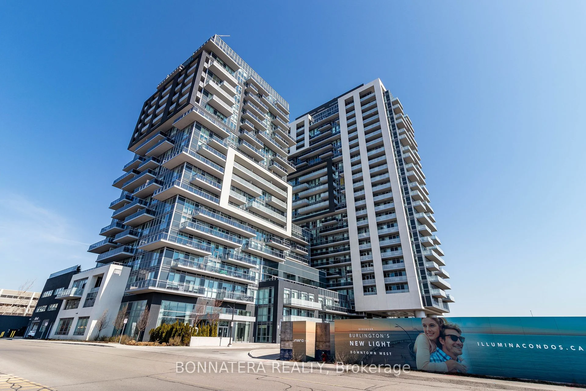 2081 Fairview Street 803, Burlington, ON L7R 0E4