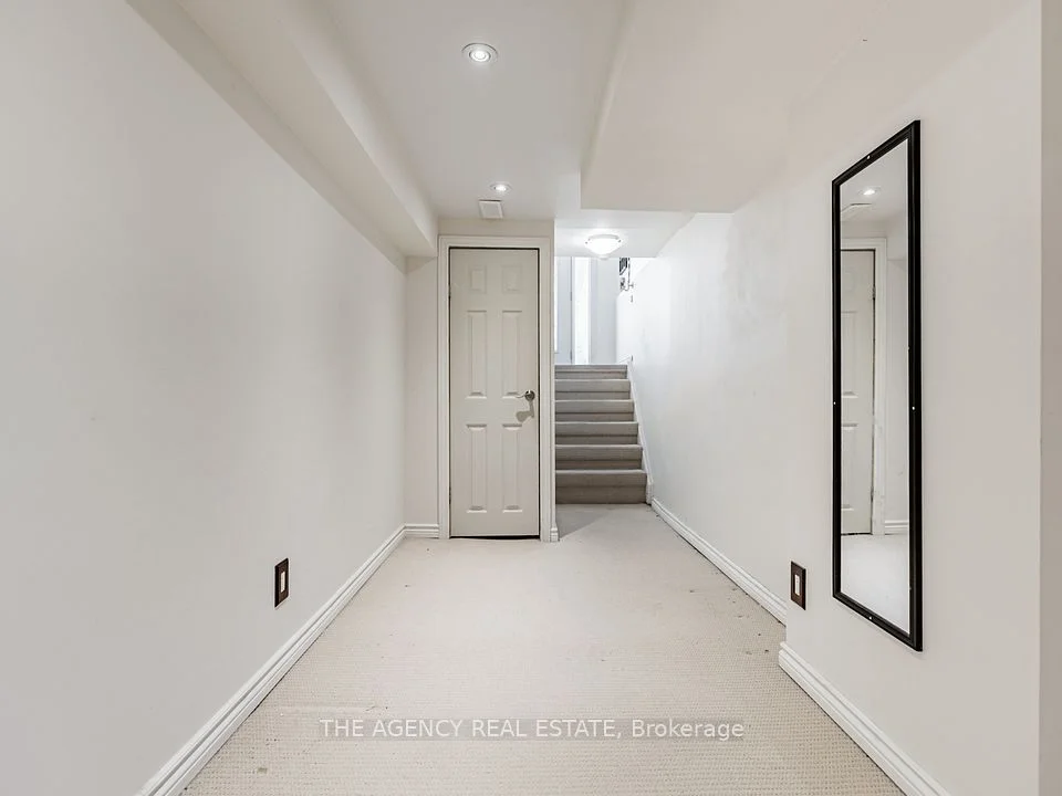 2445 Homelands Drive, Mississauga, ON L5K 2C6