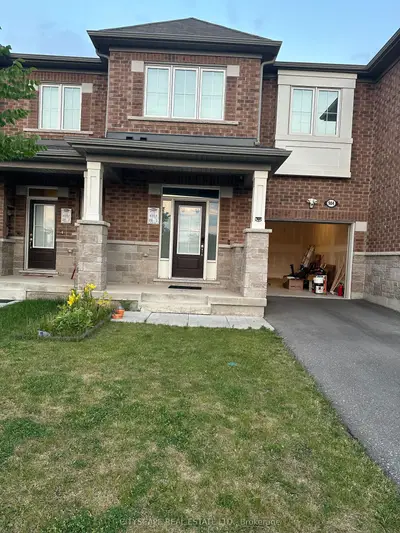 Att/Row/Townhouse in Milton