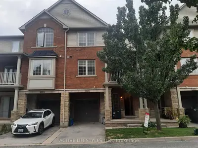 Att/Row/Townhouse in Burlington
