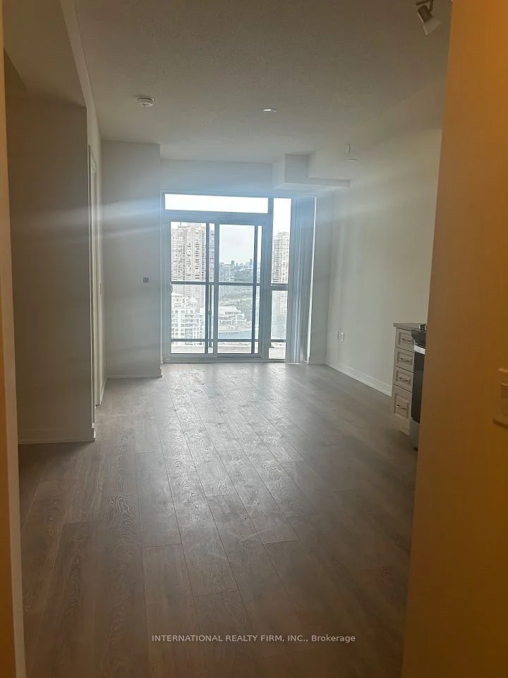 38 Annie Craig Drive 2712, Toronto W06, ON M8V 0G9