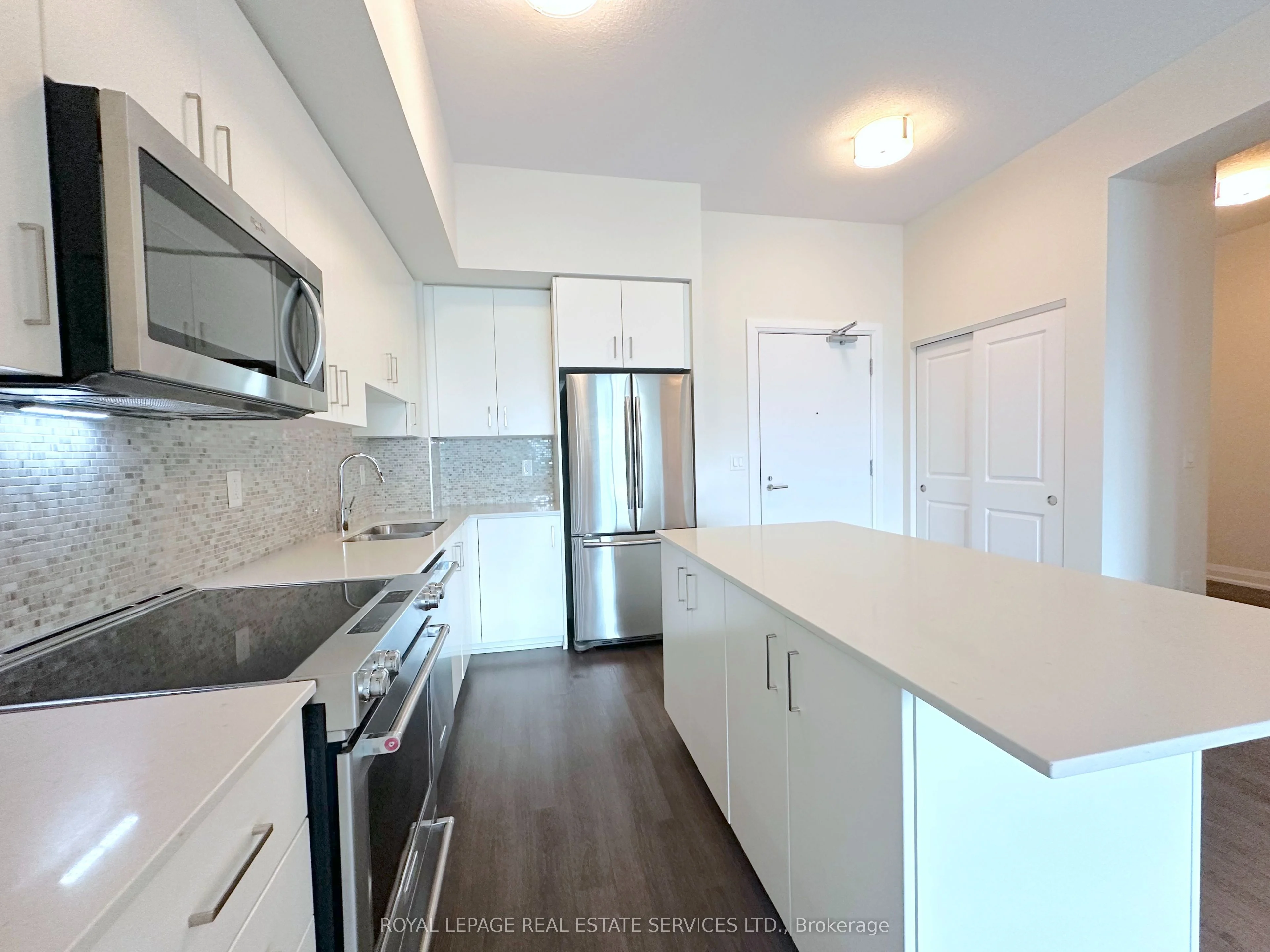 2333 Taunton Road 702, Oakville, ON L6H 0N5