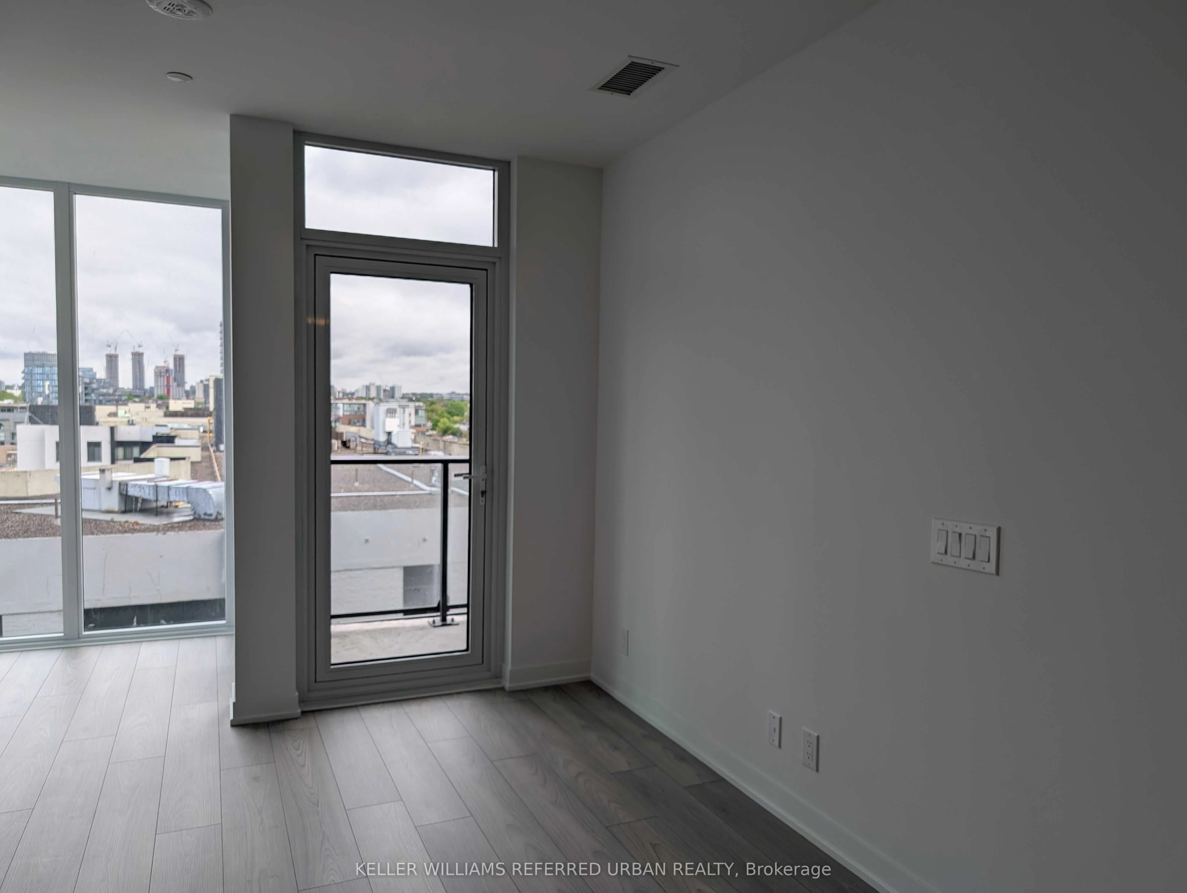 285 Dufferin Street 727, Toronto W01, ON M6K 0J2