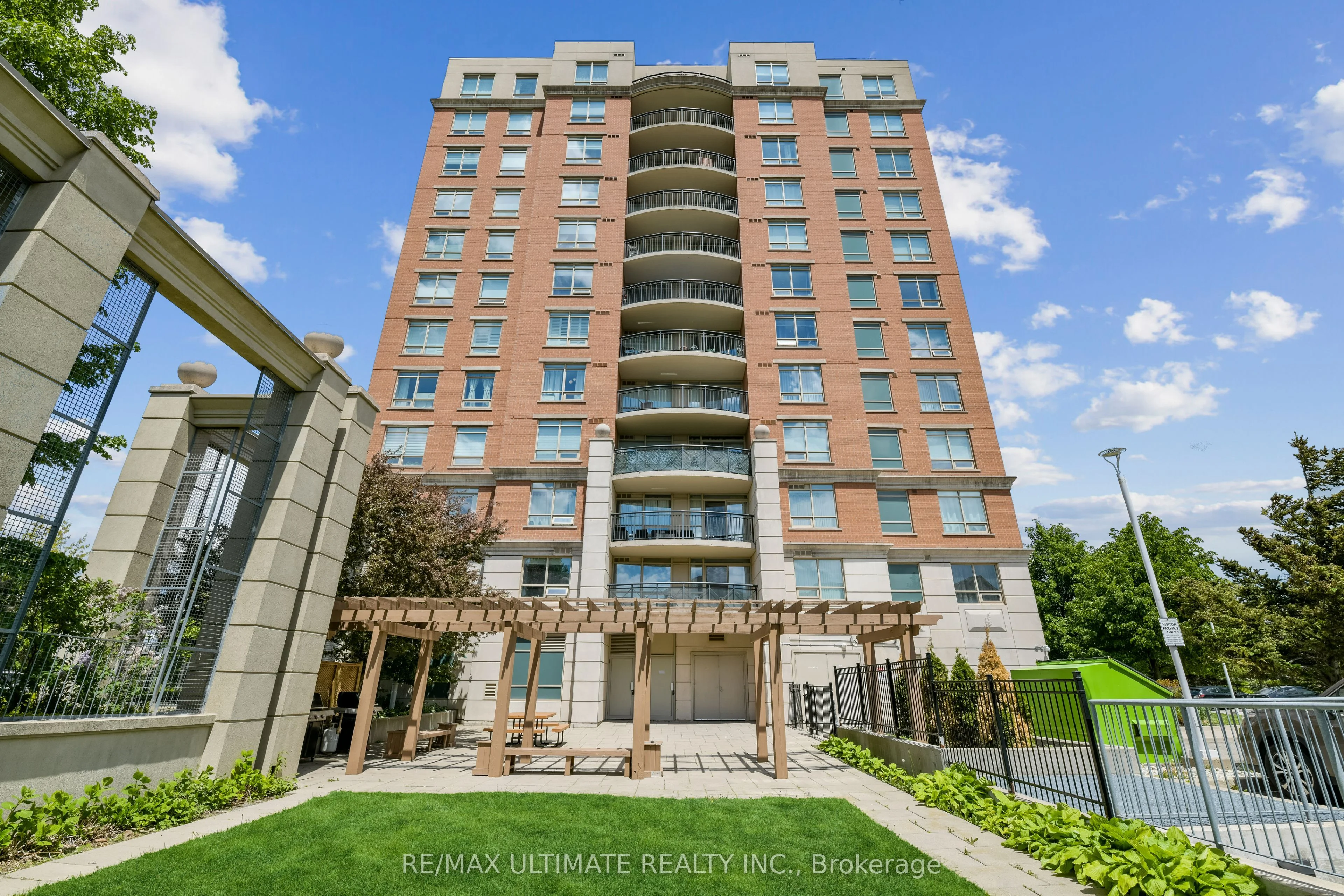 2325 Central Park Drive 202, Oakville, ON L6H 0E5