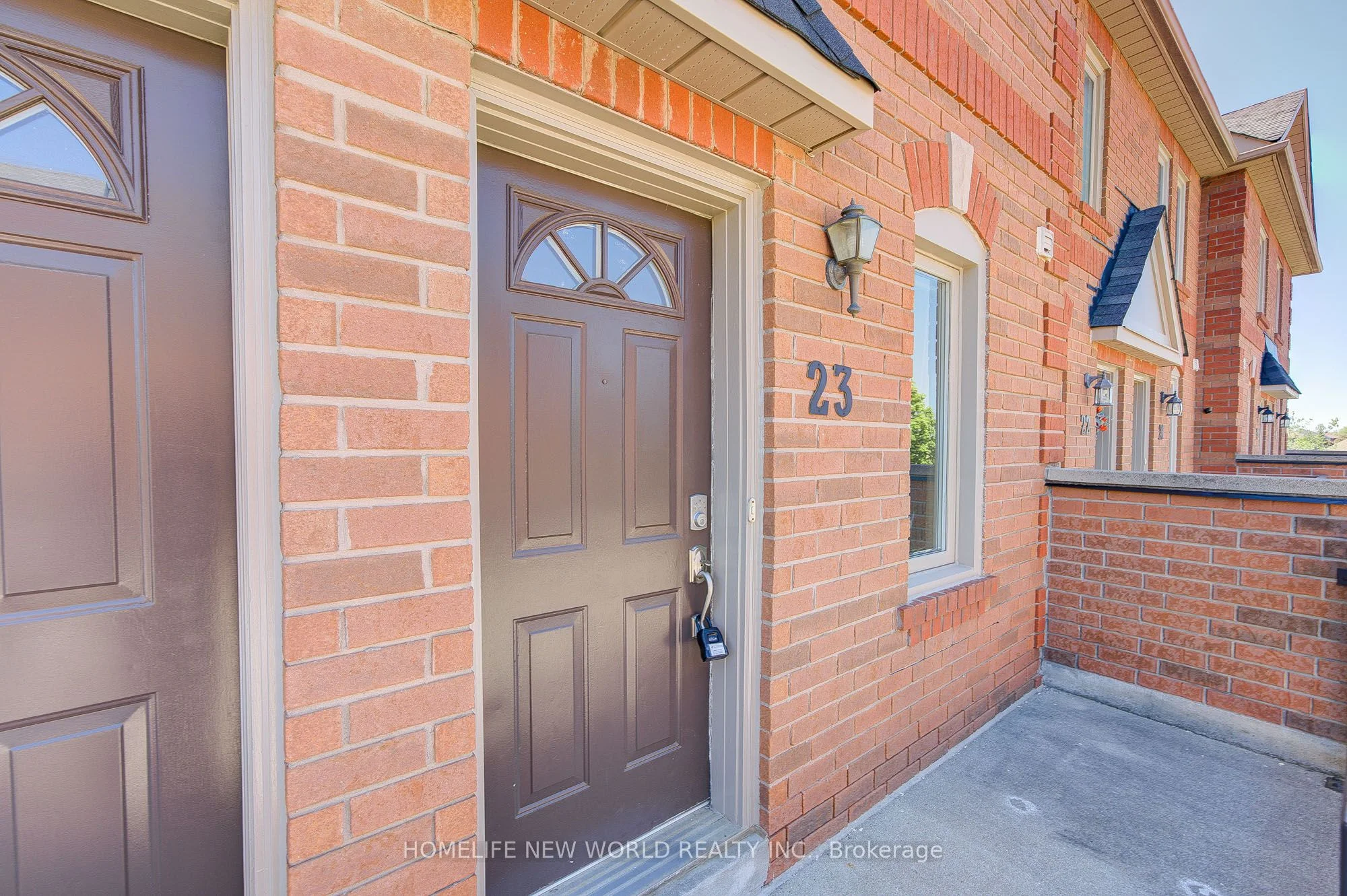 3895 Doug Leavens Boulevard 23, Mississauga, ON L5N 7G1