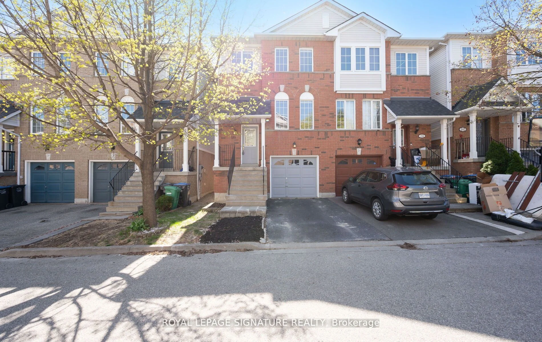 Semi-Detached Condo in Mississauga