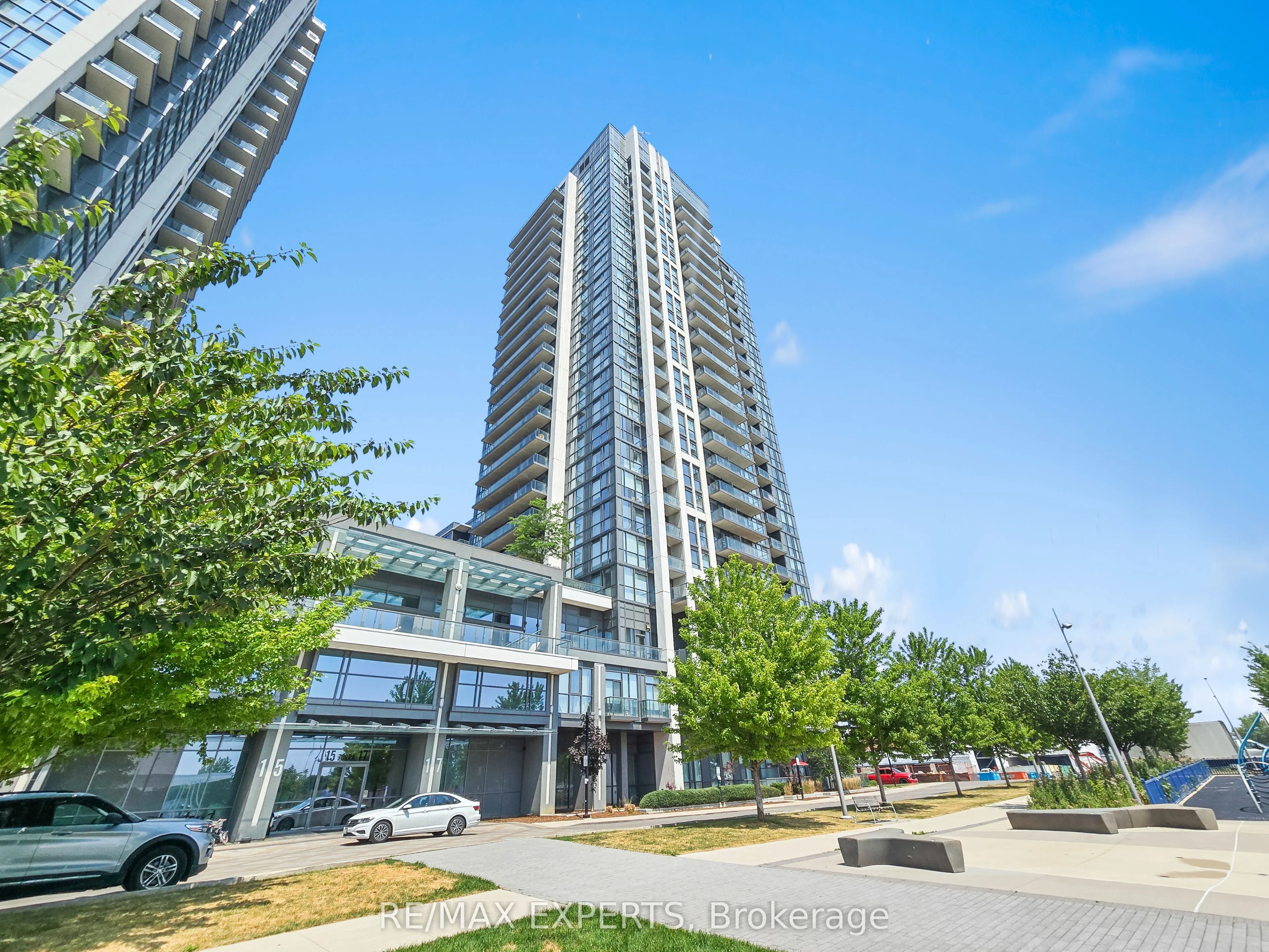 17 Zorra Street 801, Toronto W08, ON M8Z 0C8
