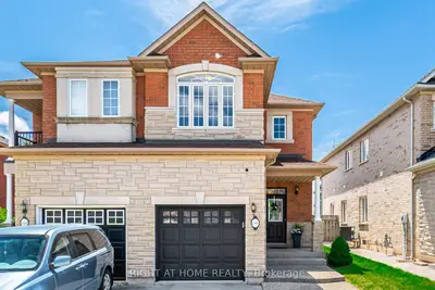 Semi-Detached in Oakville