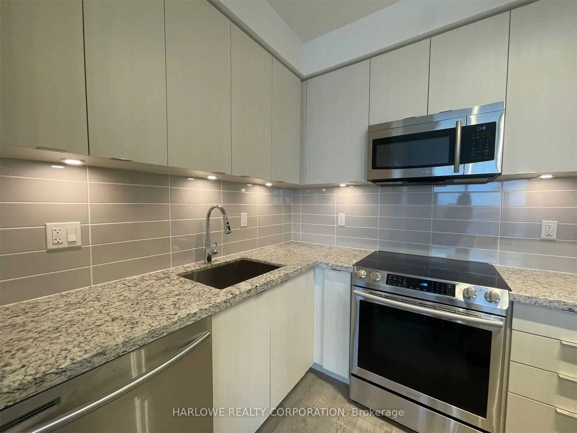 4699 Glen Erin Drive 610, Mississauga, On L5m 2e5