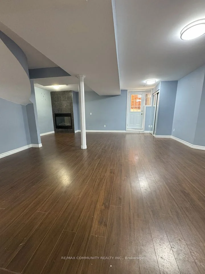 513 Ashprior Avenue Basement, Mississauga, ON L5R 3N1