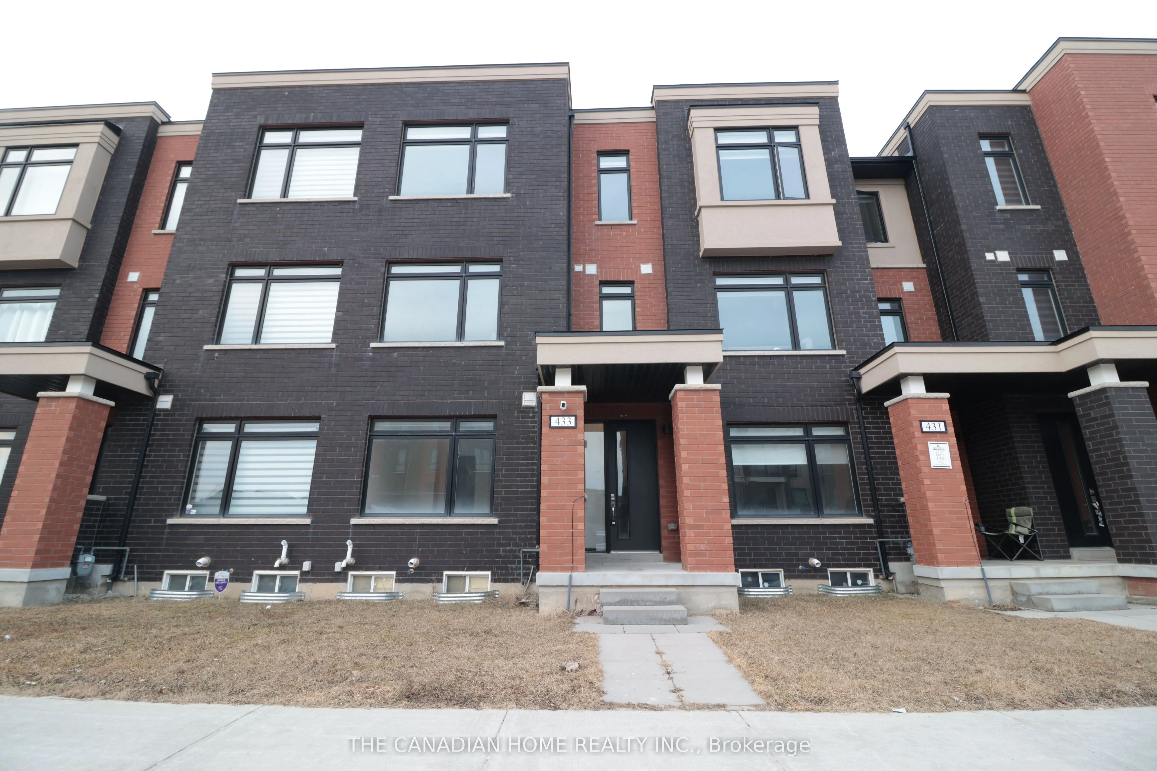 Att/Row/Townhouse in Brampton