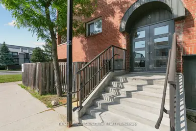 Condo Townhouse in Mississauga
