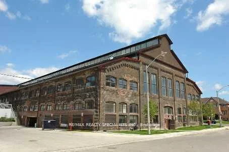 1100 Lansdowne Avenue 201, Toronto W02, ON M6H 4K1