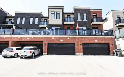 Att/Row/Townhouse in Brampton