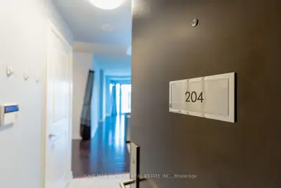 Condo Apartment in Mississauga