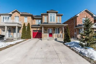 Att/Row/Townhouse in Brampton