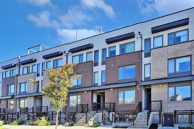 Condo Townhouse in Toronto