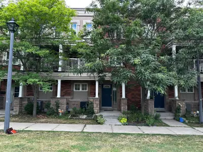 Condo Townhouse in Toronto