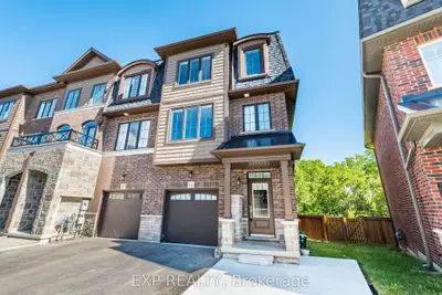 Att/Row/Townhouse in Milton