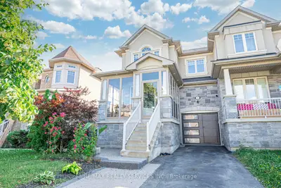 Att/Row/Townhouse in Brampton