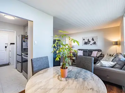 Condo Apartment in Mississauga