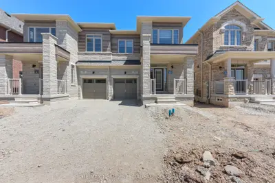 Semi-Detached in Oakville