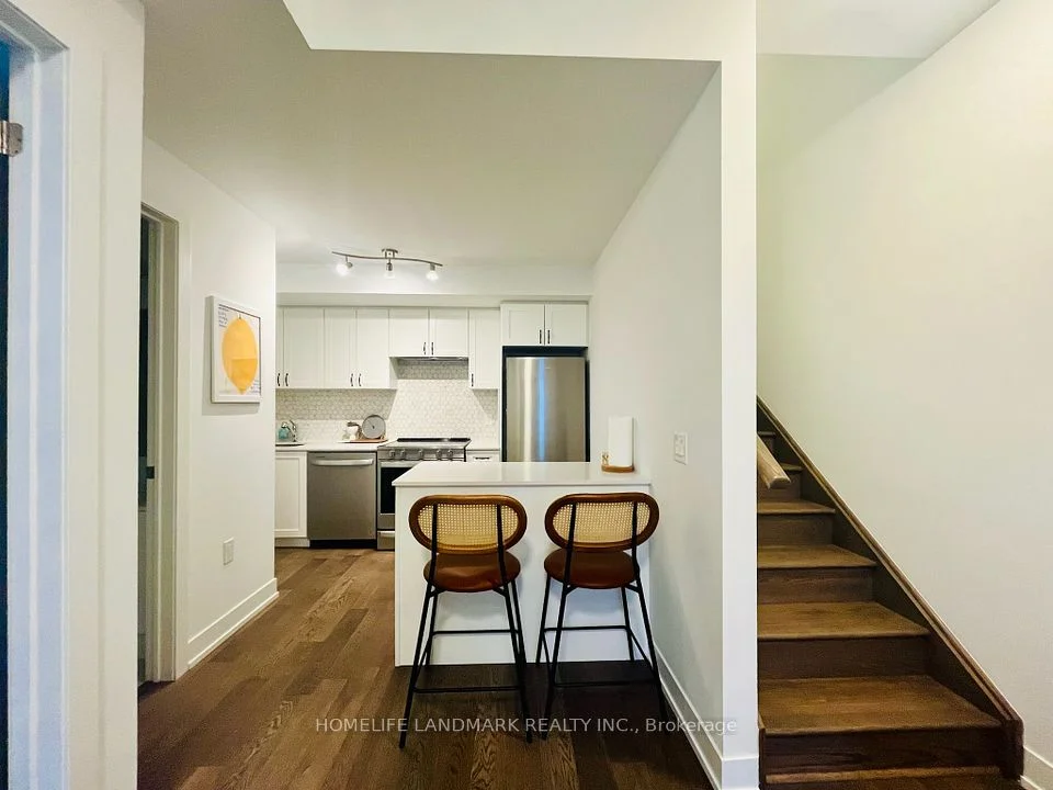 1095 Douglas McCurdy Common 154, Mississauga, ON L5G 0C6