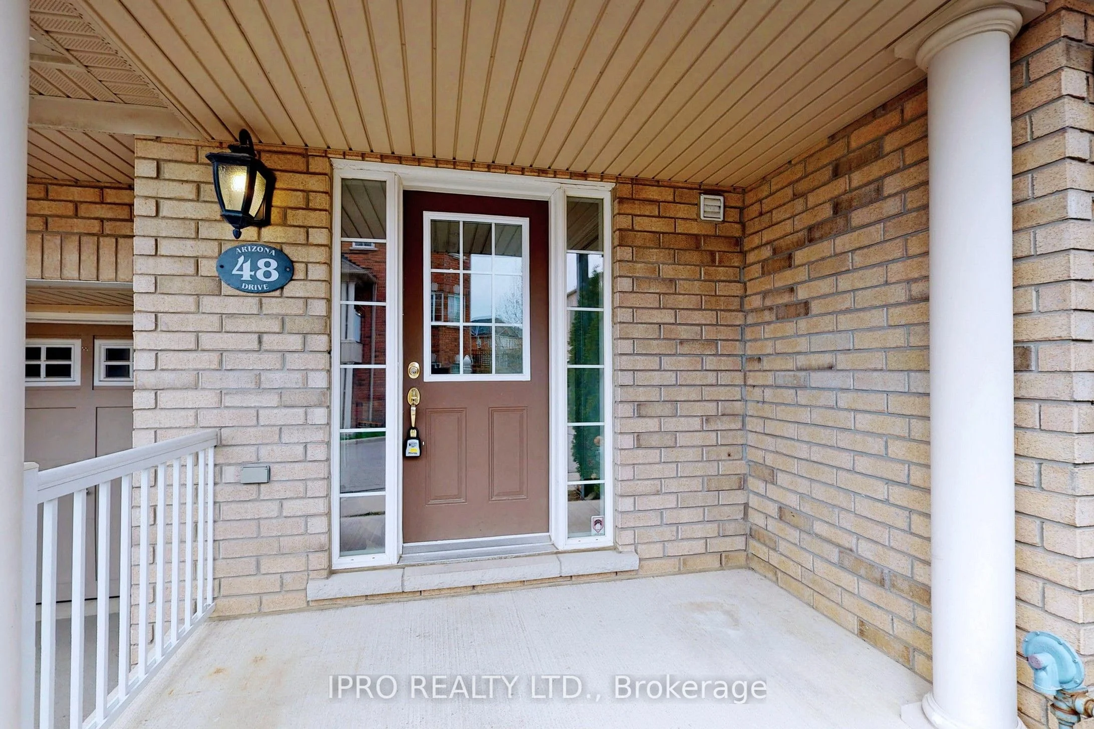 Att/Row/Townhouse in Brampton