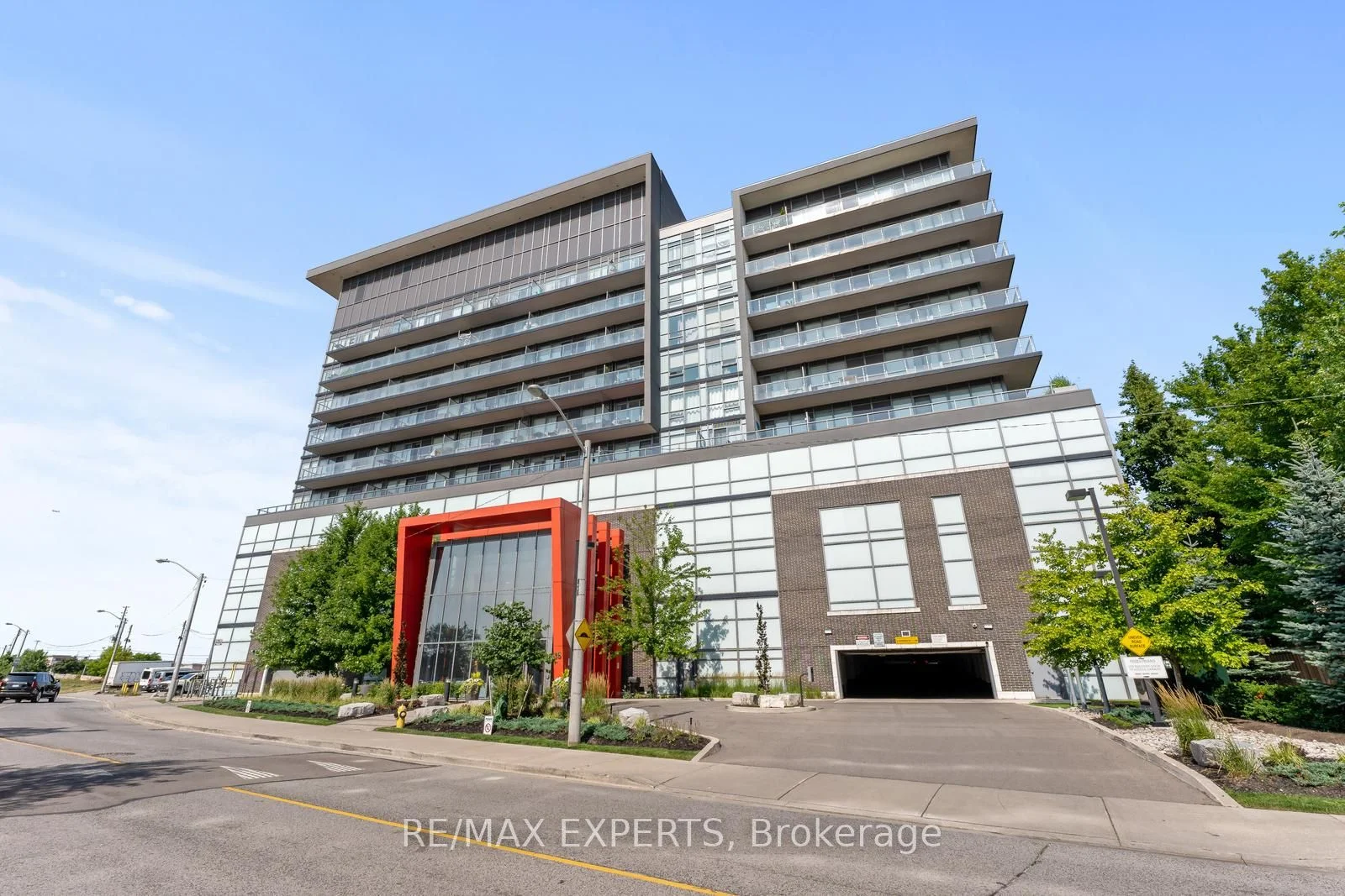15 James Finlay Way 817, Toronto W05, ON M3M 0B3