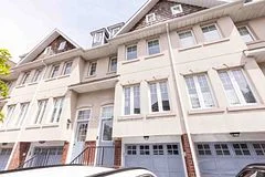 840 Dundas Street W 23, Mississauga, ON L5C 1C2