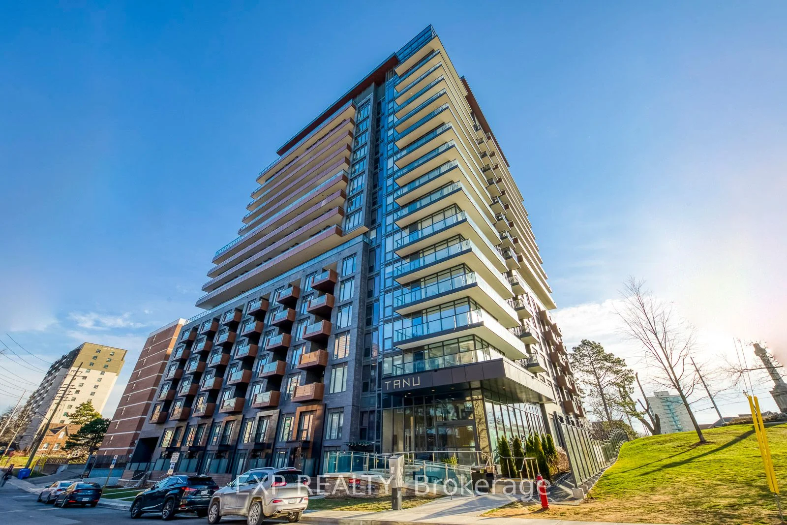 21 Park Street E 312, Mississauga, ON L5G 1L7