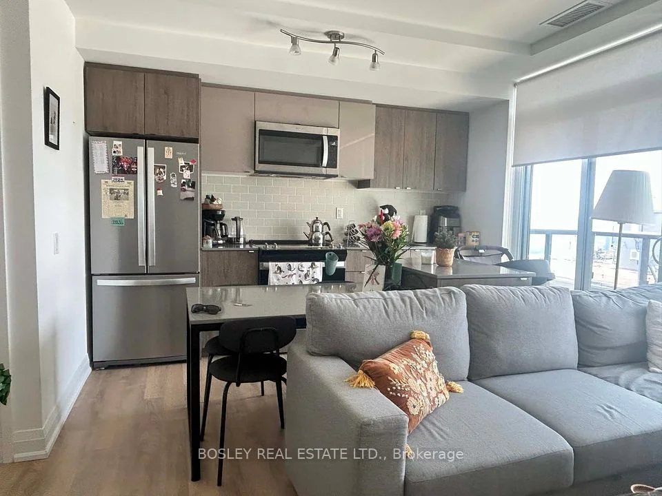 1461 Lawrence Avenue W 2110, Toronto W04, ON M6L 0A6