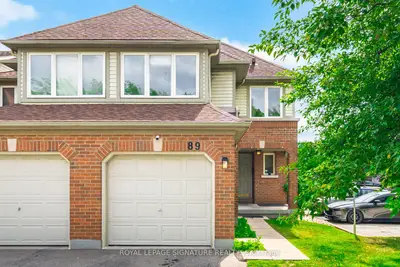 Condo Townhouse in Mississauga