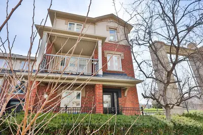 Condo Townhouse in Oakville