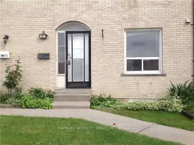 Condo Townhouse in Mississauga