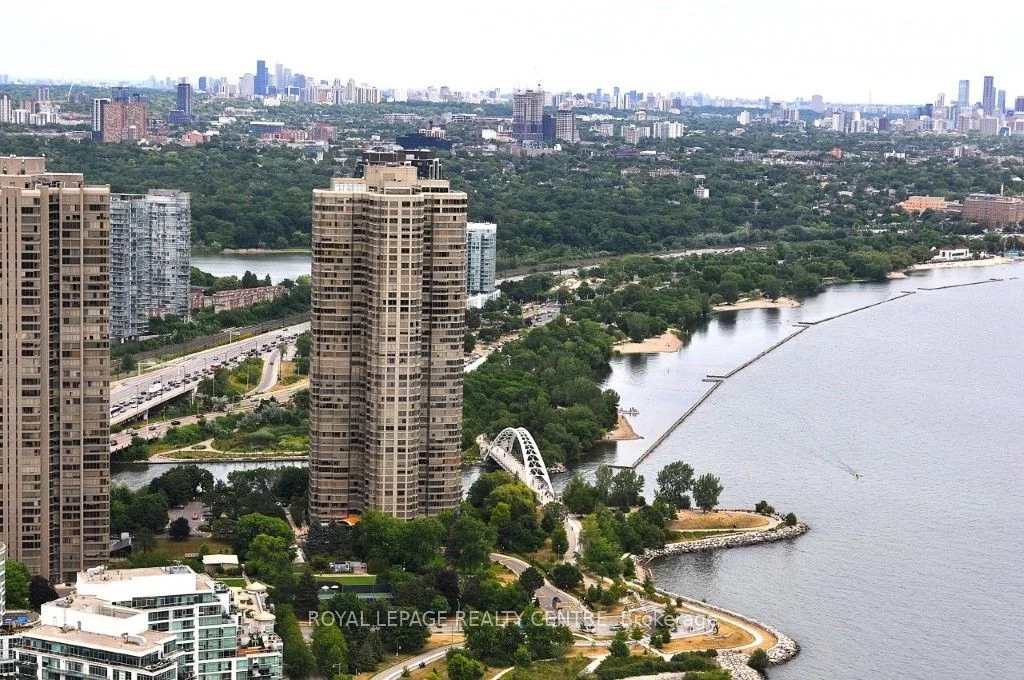 38 Annie Craig Drive PH 112, Toronto W06, ON M9V 0G9