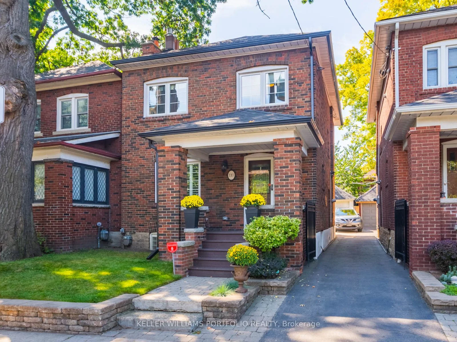 110 Jane Street, Toronto W02, ON M6S 3Y6