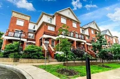 Condo Townhouse in Oakville