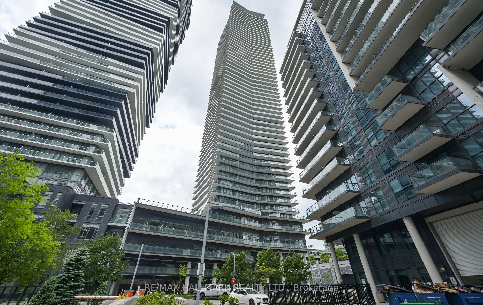 38 Annie Craig Drive 4812, Toronto W06, ON M8V 0G9
