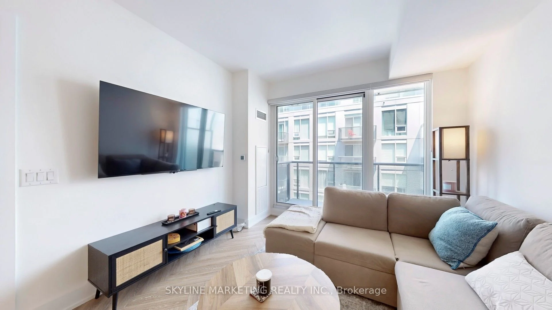 Condo Apartment in Oakville