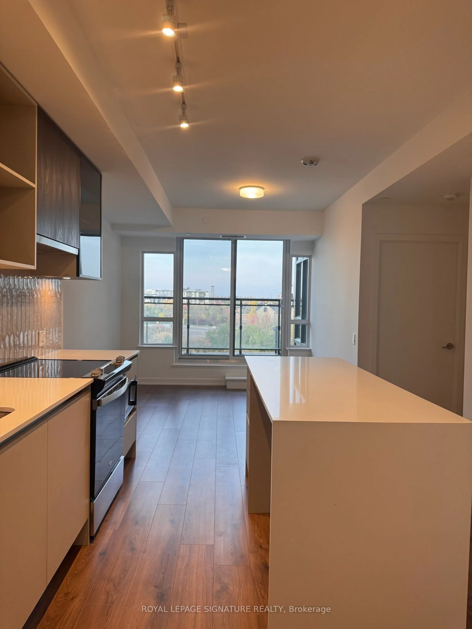 395 Dundas Street W 332, Oakville, ON L6M 5R8