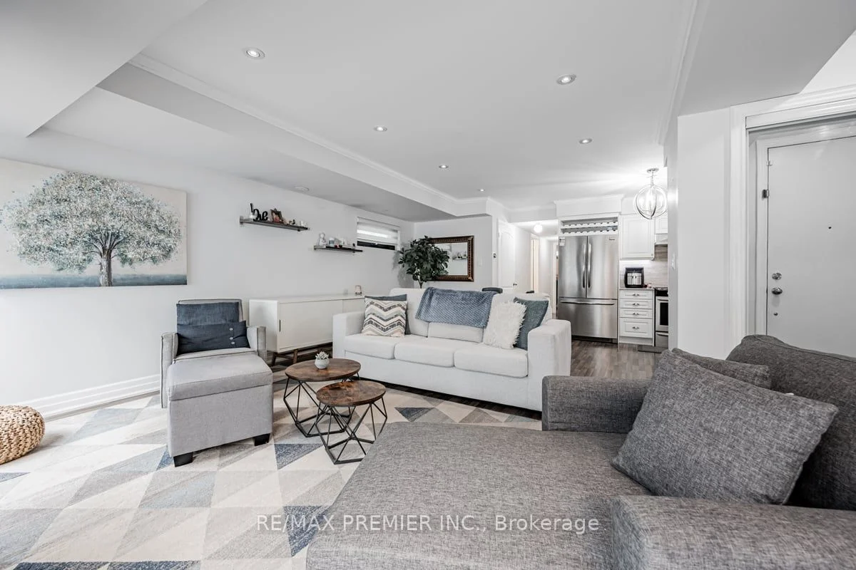 140 Widdicombe Hill Boulevard 624, Toronto W09, On M9r 0a9