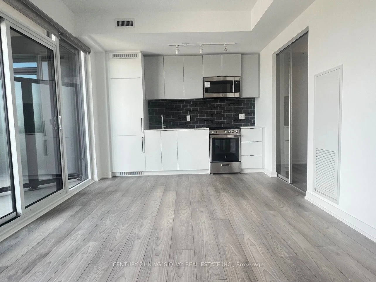 285 Dufferin Street 903, Toronto W01, ON M6K 0J2