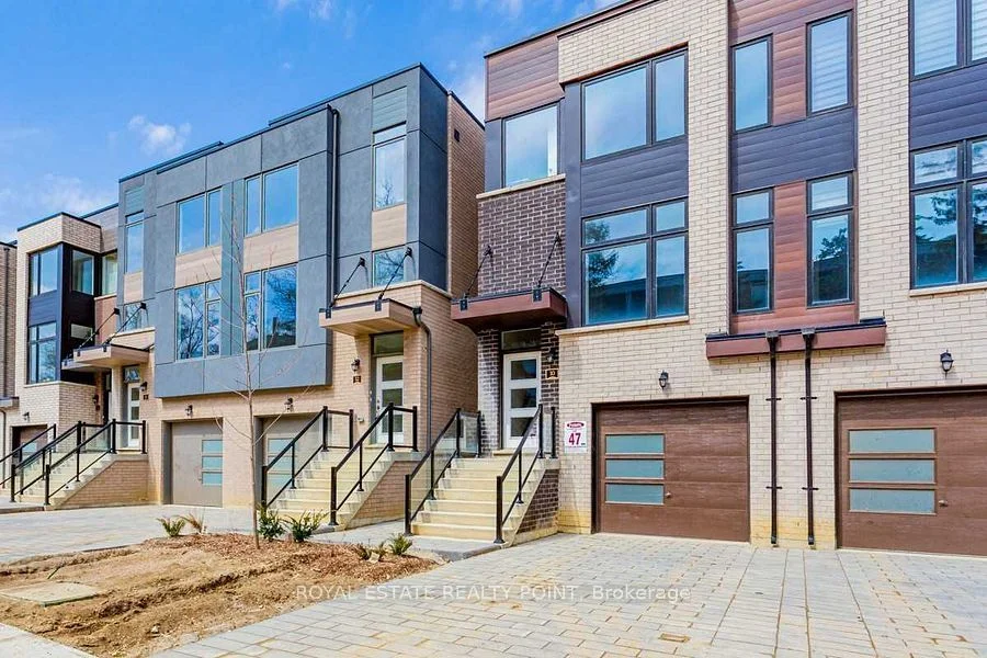 10 Creekbank Road Main, Toronto W04, ON M6L 0A4