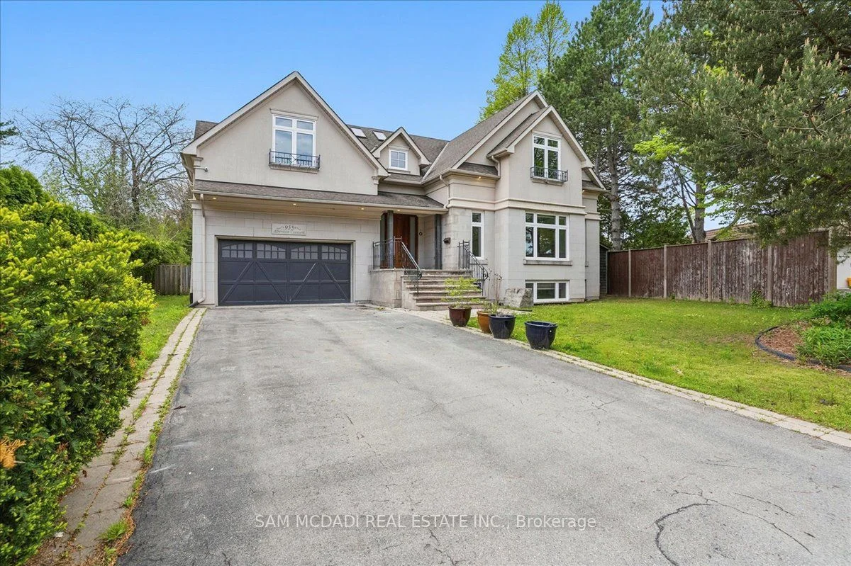 955 Albertson Crescent, Mississauga, ON L5H 3C6