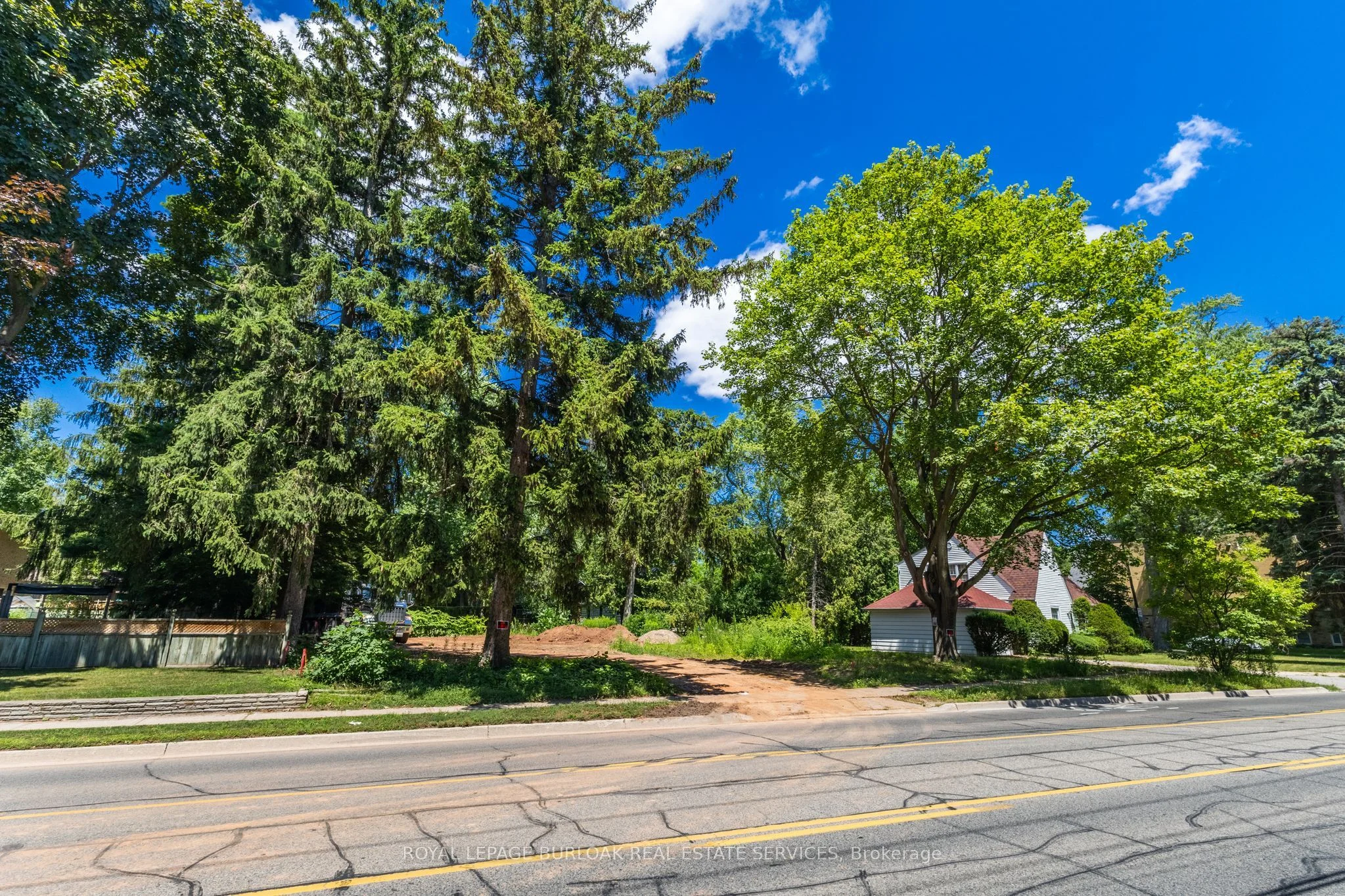 2381 Lakeshore Road, Burlington, On L7r 1b7